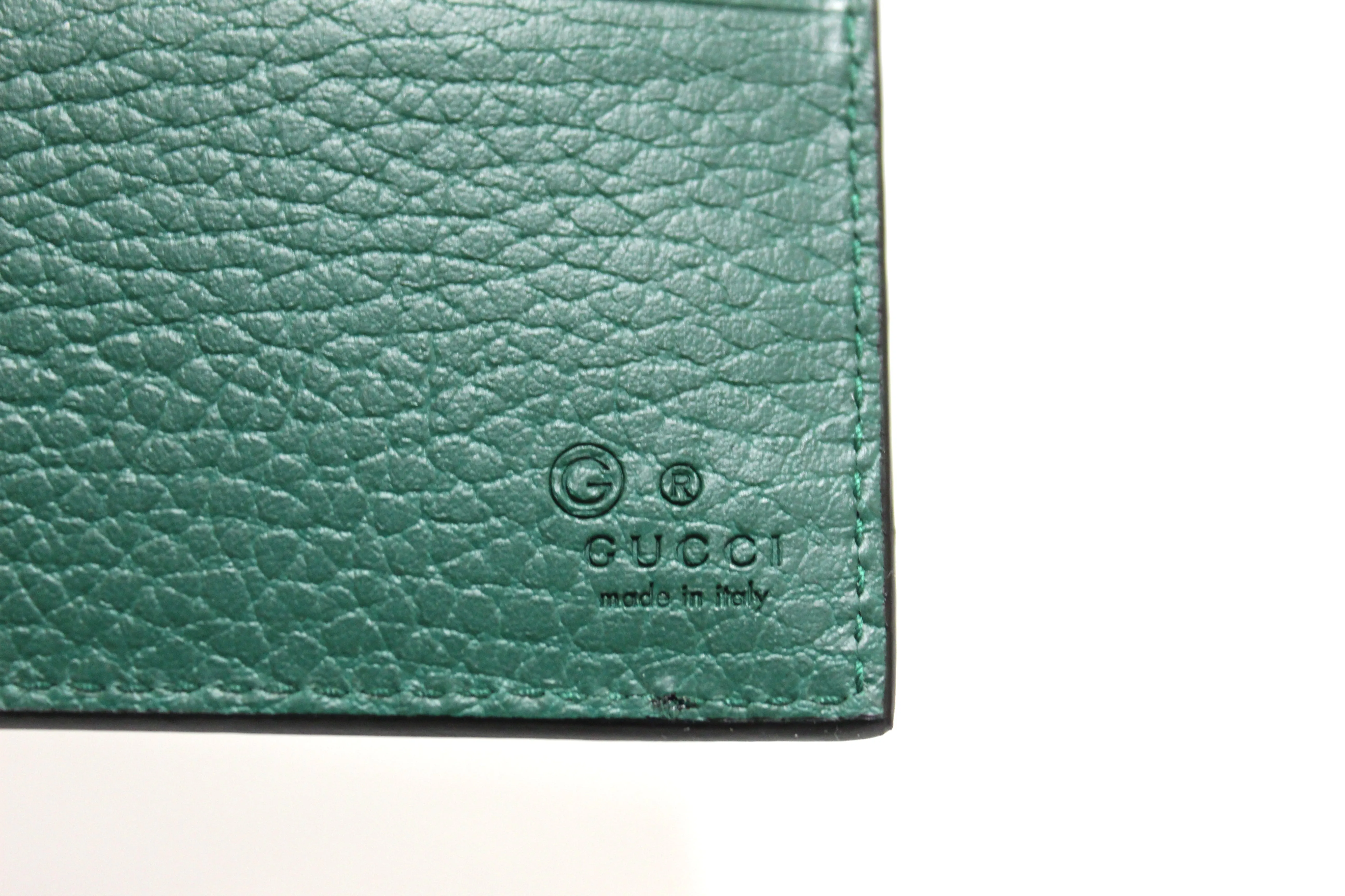 Authentic New Gucci Black and Green Marmont Leather GG Bifold Wallet
