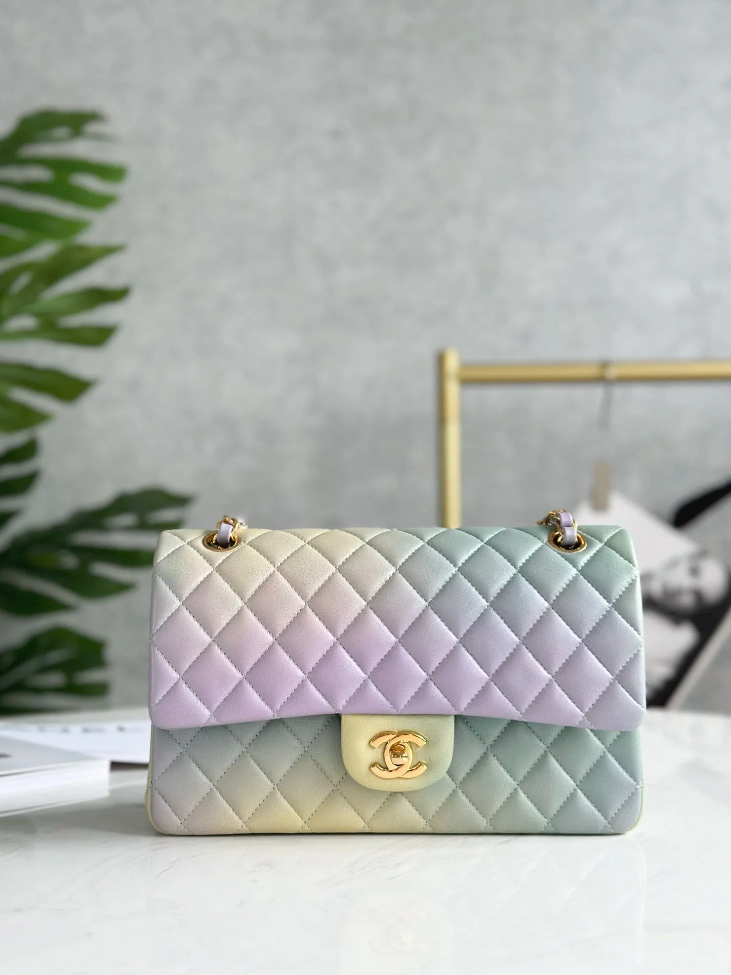 CC960 Classic Handbag / HIGHEST QUALITY VERSION / 6 × 9.9 × 2.5 in