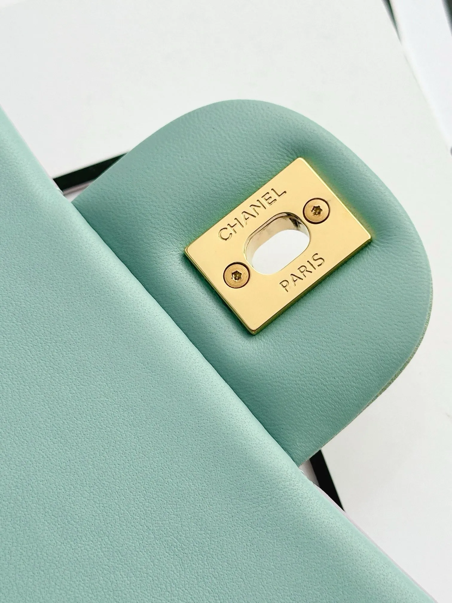 CC960 Classic Handbag / HIGHEST QUALITY VERSION / 6 × 9.9 × 2.5 in