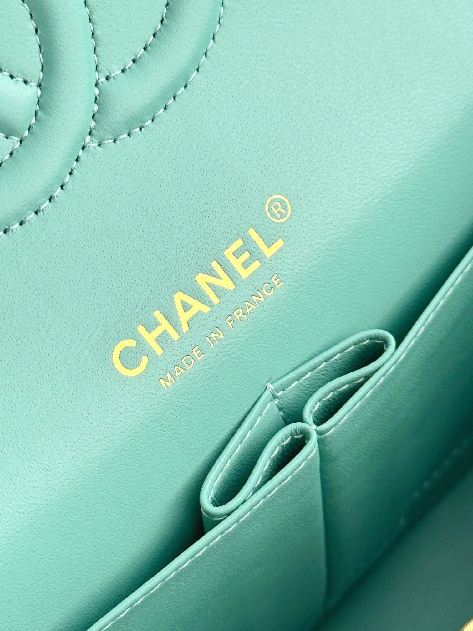 CC960 Classic Handbag / HIGHEST QUALITY VERSION / 6 × 9.9 × 2.5 in