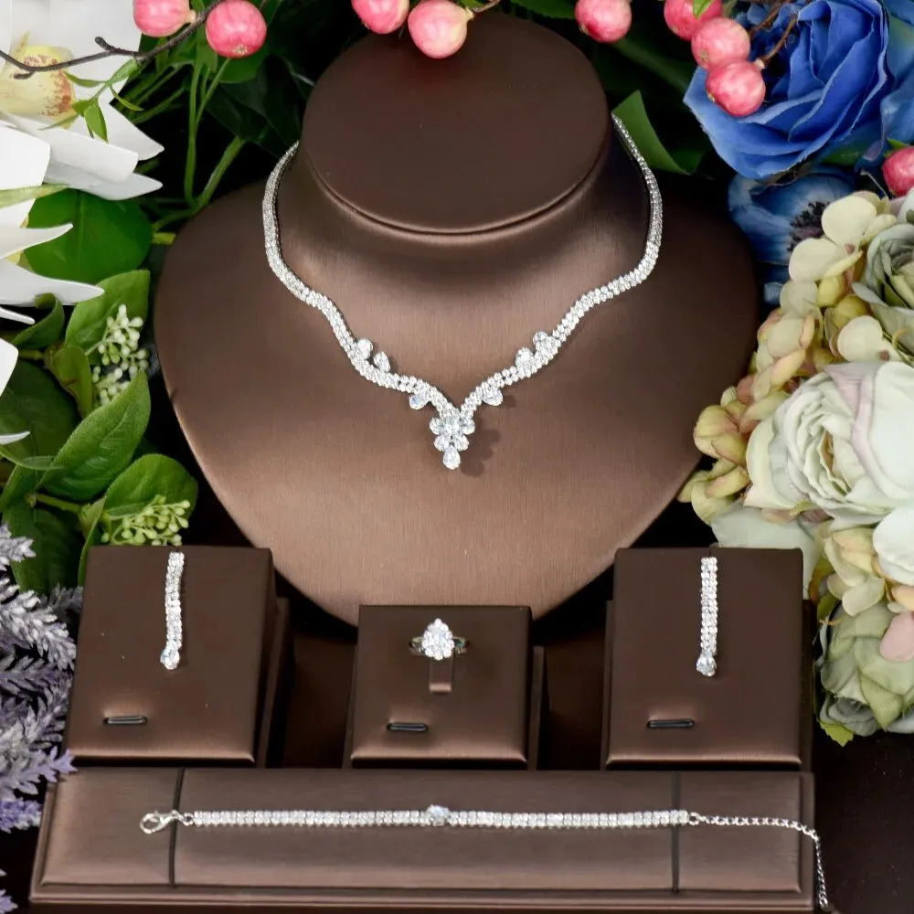 Gorgeous Leaf Water Drop Necklace Set