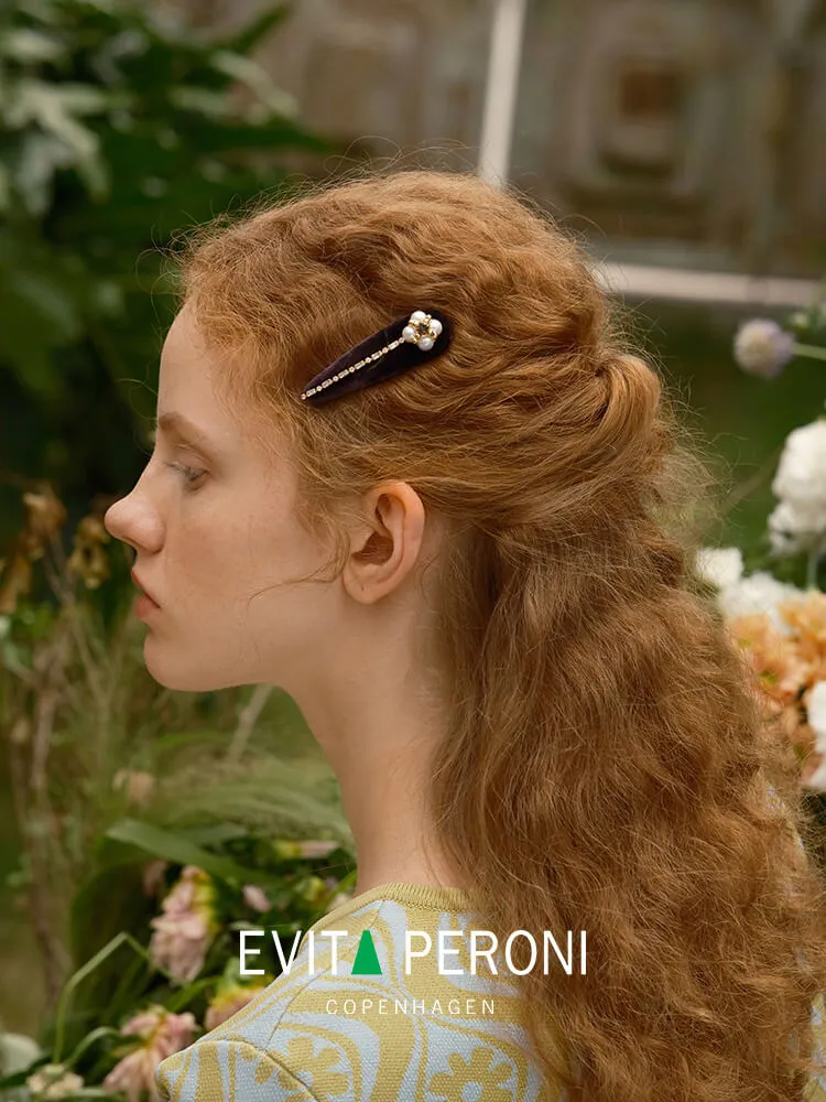 Herriet Velvet Snap Clip