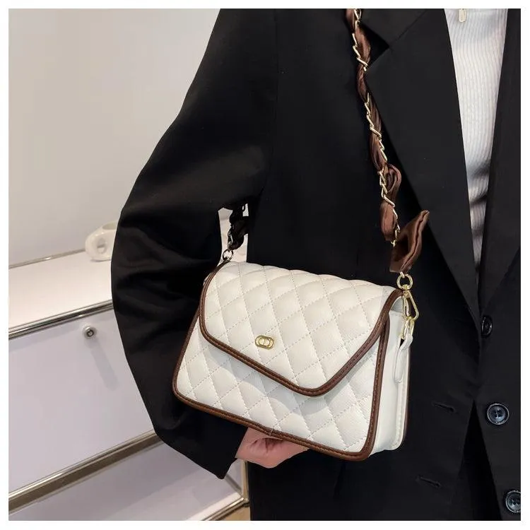 MAYTRENDS  - Quilted Flap Bag